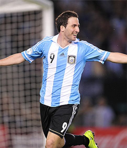 Foto: Argentina revitaliza a un Higuaín que supera a Messi como ‘pichichi’
