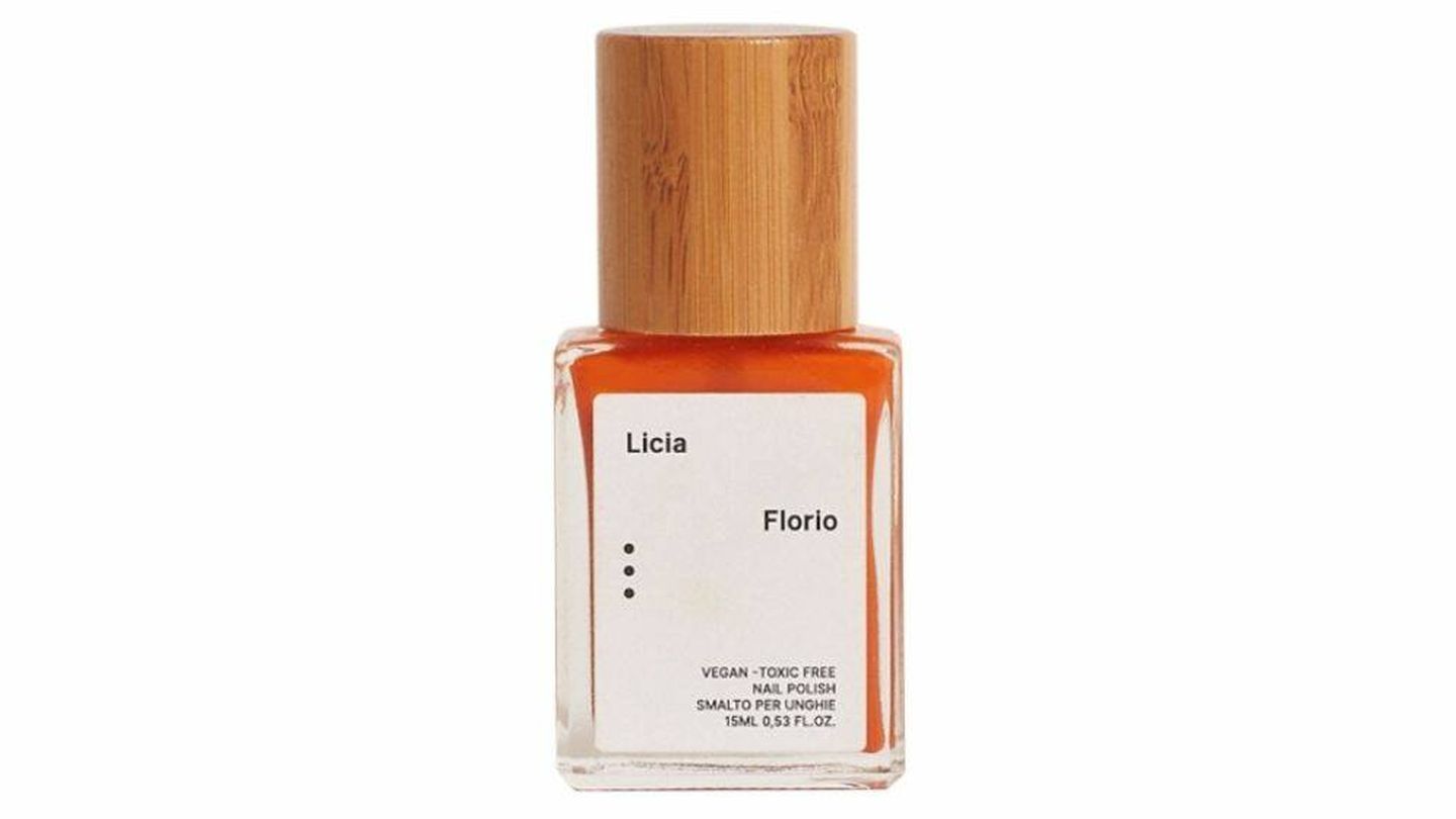 Esmalte de uñas Licia Florio en el color Carota Orange.