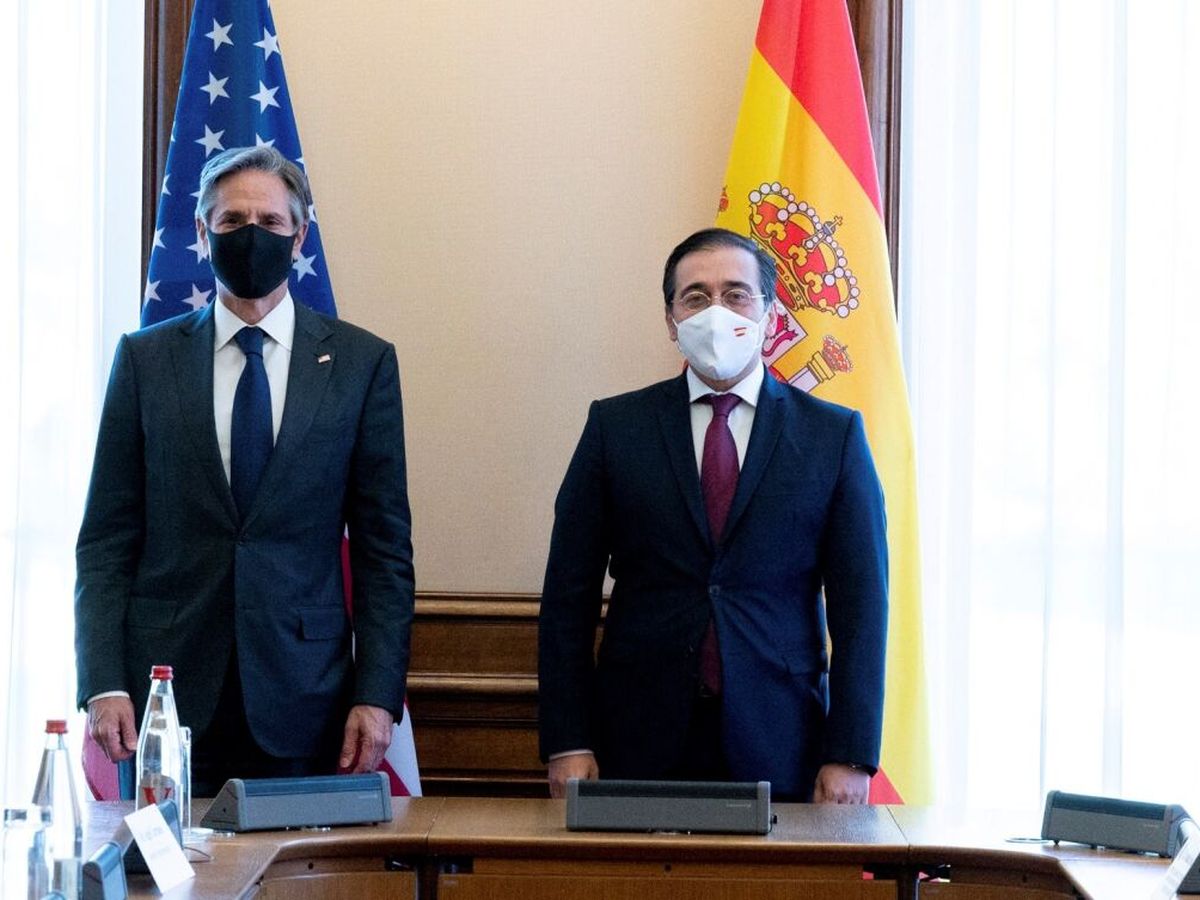Foto: El ministro español de Exteriores, José Manuel Albares, junto a su homólogo estadounidense, Antony Blinken. (EFE)