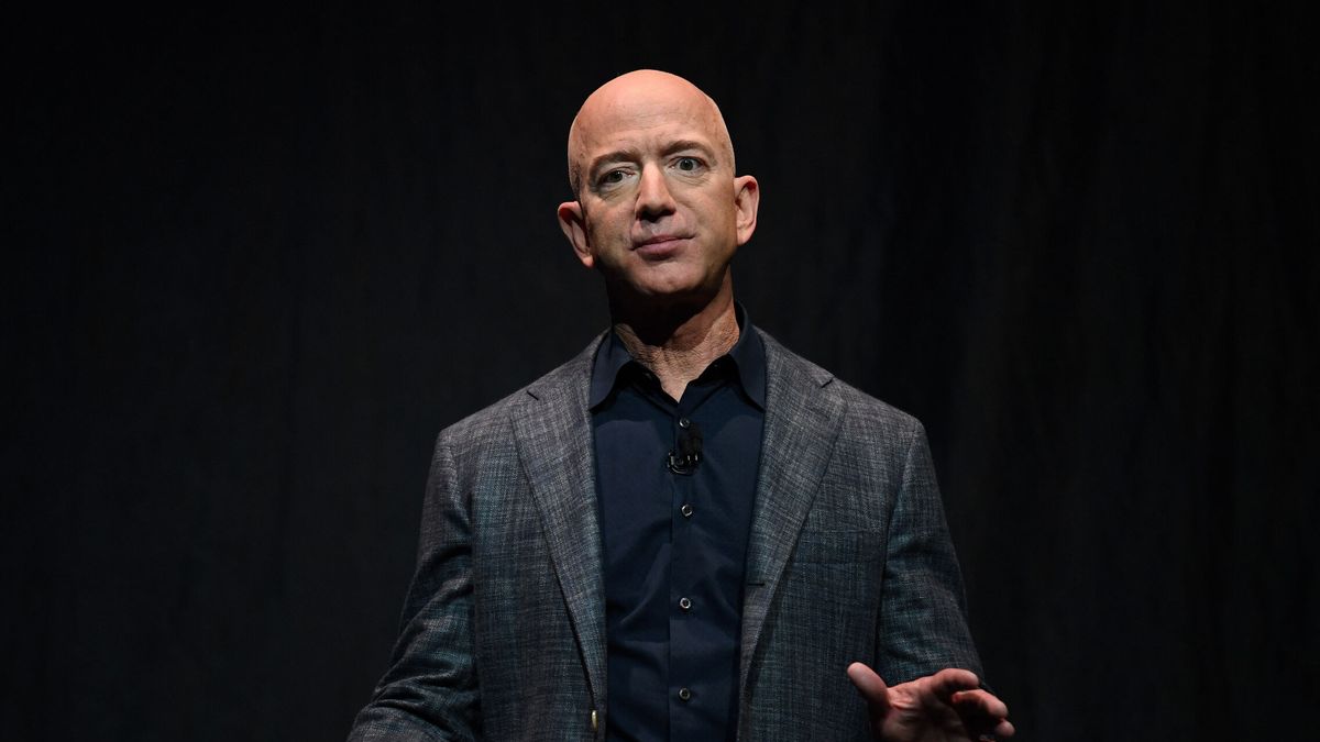 Jeff Bezos vuelve a vender un paquete de acciones de Amazon por más de 2.000 millones