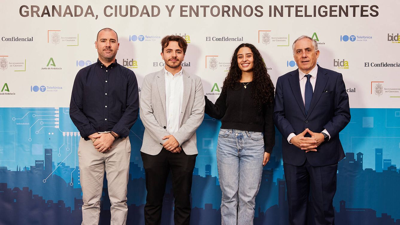 José Carlos Fernández CEO de Intelligent Solutions; José María Ruiz gerente de CTG; Nadia Montalbán, asistencia a gerencia del Círculo Tecnológico de Granada; y Alfonso Luis Cebollero, director general de Koh Young Research Spain.