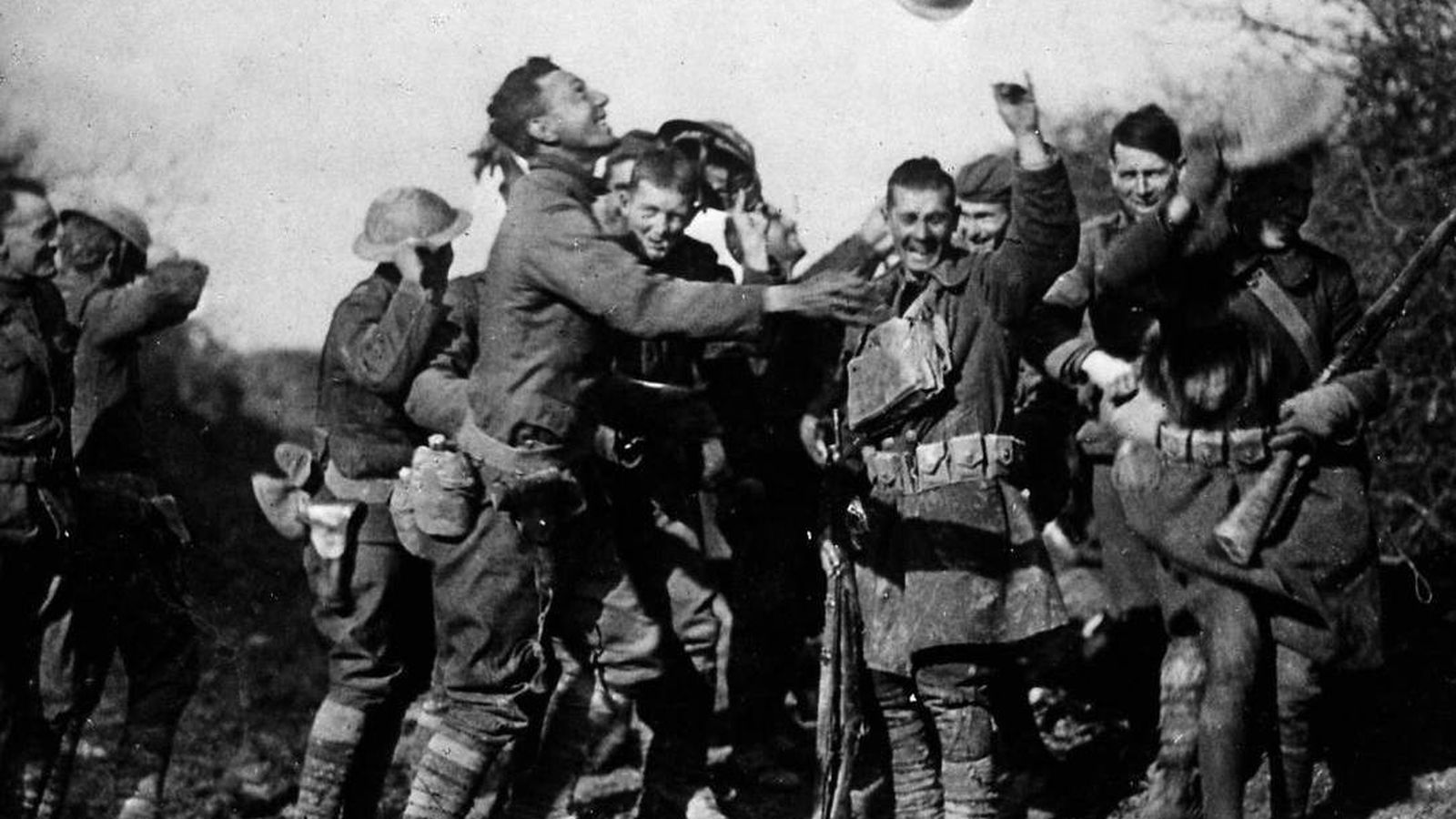 Foto: Soldados franceses celebran el fin de la I Guerra Mundial