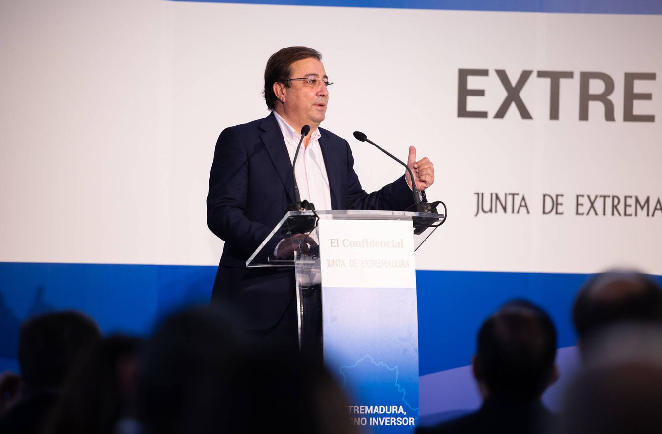 Guillermo Fernández Vara, presidente de la Junta de Extremadura, en la apertura institucional del foro. (EC)