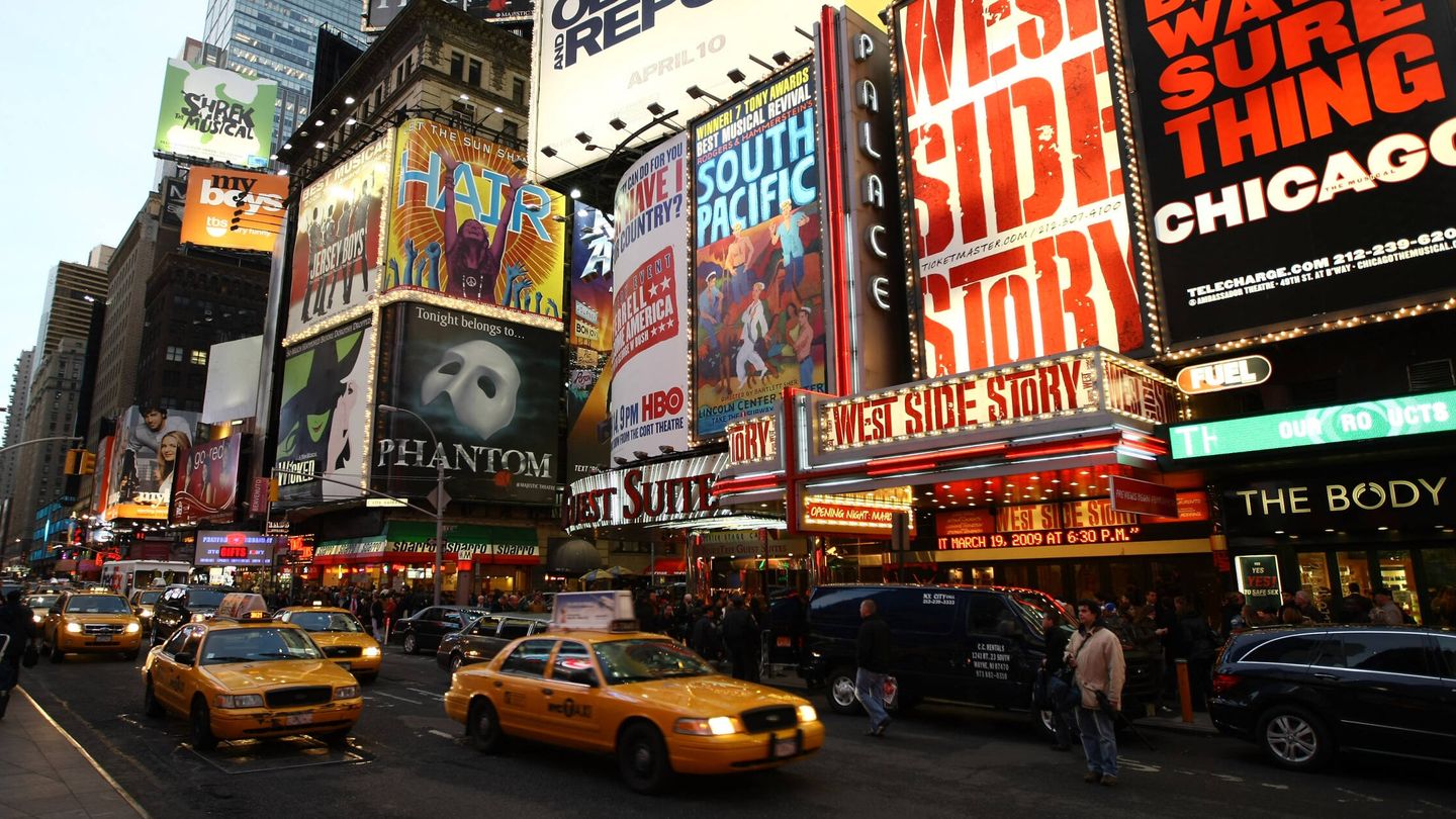 Una imagen de la cartelera en Broadway. (Neilson Barnard/Getty Images)