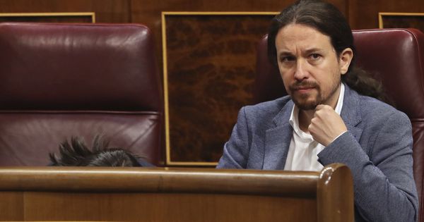 Foto: El líder de Podemos, Pablo Iglesias, en su escaño del Congreso de los Diputados. (EFE)
