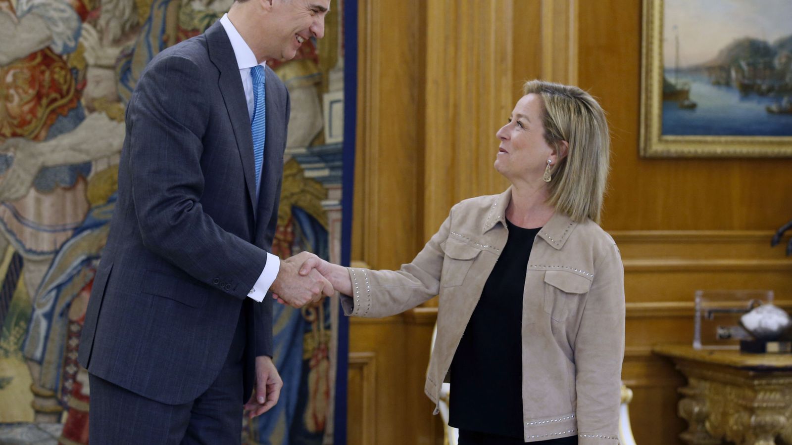 Foto: El rey Felipe VI recibe este lunes en el Palacio de la Zarzuela a la diputada de Coalición Canaria Ana Oramas. (Efe)