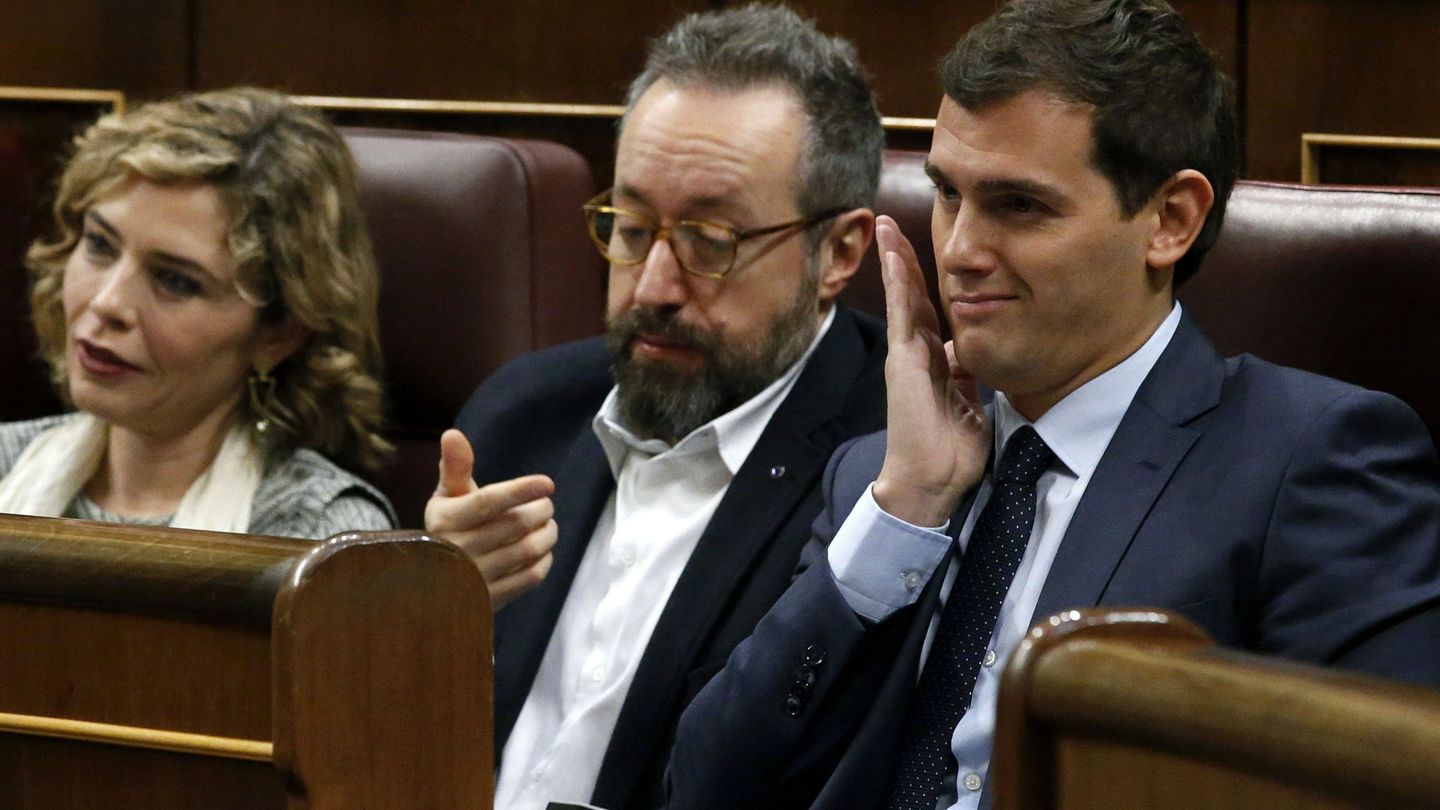 Marta Martín, Juan Carlos Girauta y Albert Rivera, en el Congreso. (EFE)