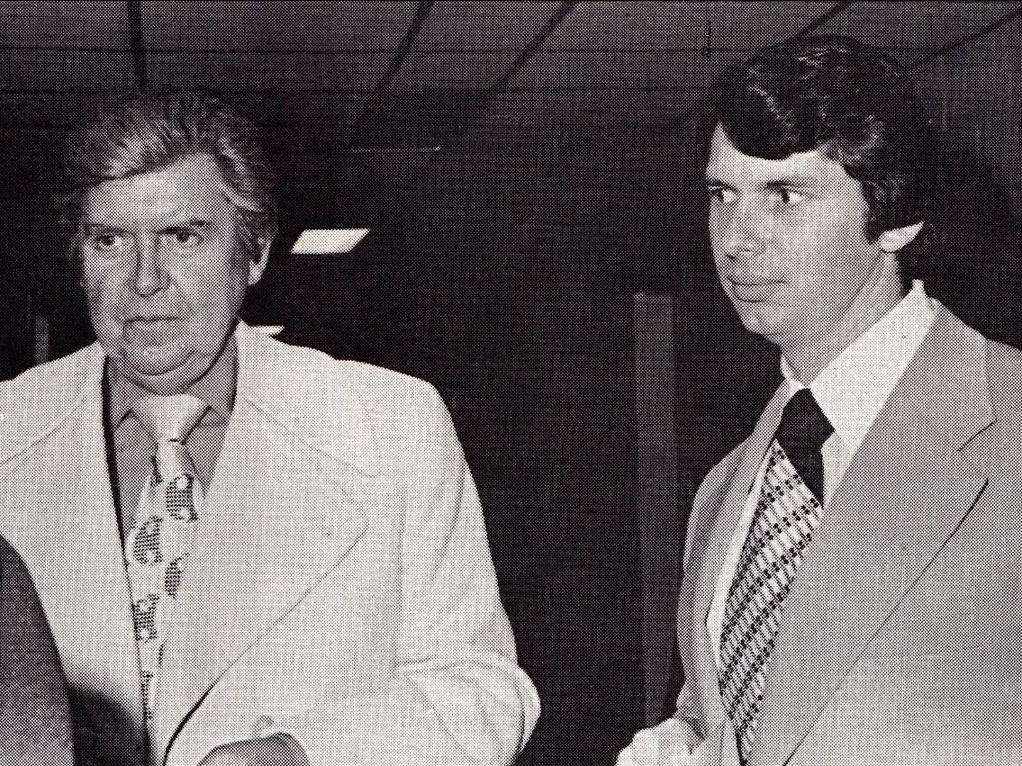 Los McMahon, padre e hijo, en una imagen de 1982. (WWE)