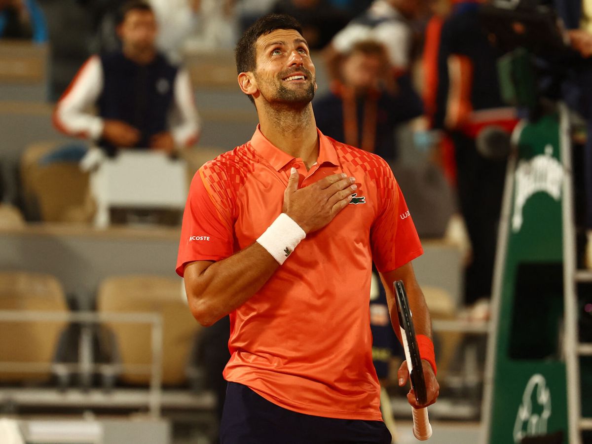 Foto: Djokovic celebra la victoria ante Fucsovics. (Reuters/Kai Pfaffenbach)