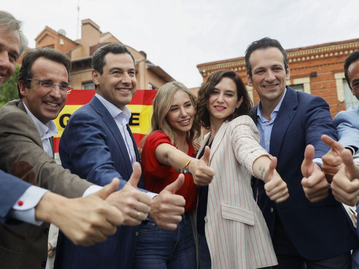 Foto: Isabel Díaz Ayuso y Juanma Moreno junto a los candidatos de Alcorcón, Leganés, Fuenlabrada y Getafe. (EFE/Mariscal)