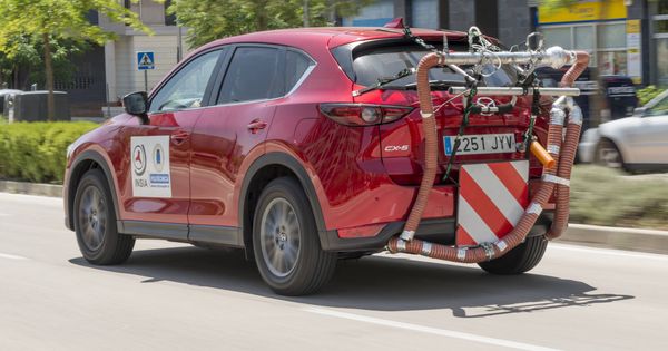 Foto: Los fabricantes hacen intensas pruebas para comprobar las emisiones de sus vehículos, como Mazda con su CX5. 
