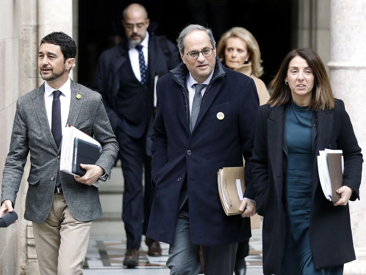 Foto: El presidente de la Generalitat, Quim Torra, con otros miembros del Govern. (EFE)