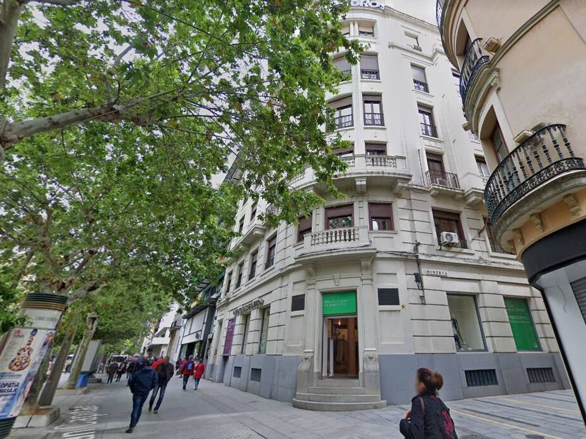 Foto: Inmueble situado en la avenida Gran Capitán 2 de Córdoba, en el que se ubica la sede de RCD. (Google)