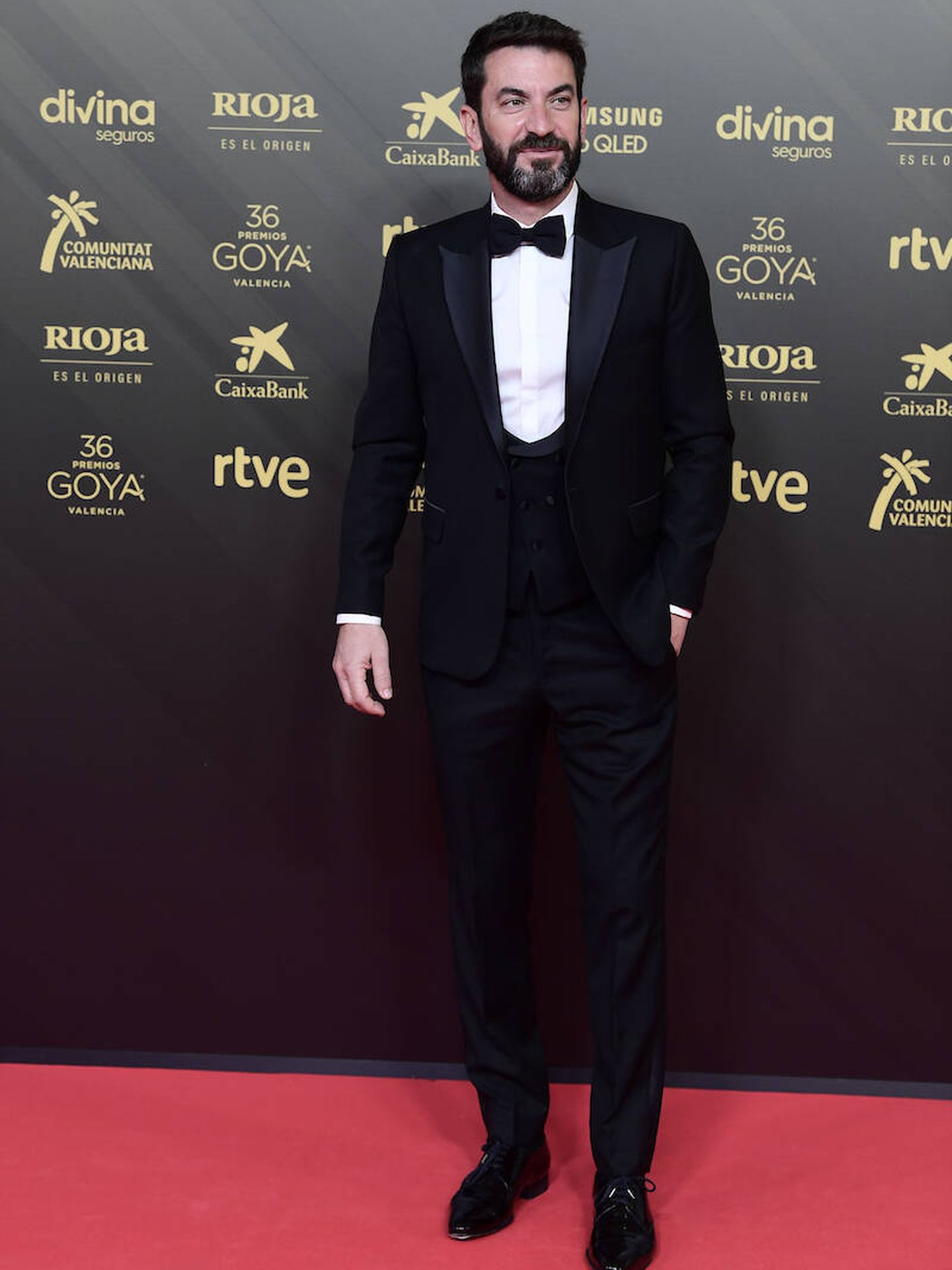 Arturo Valls, en la alfombra roja de los Premios Goya 2022. (JG/Limited Pictures) 