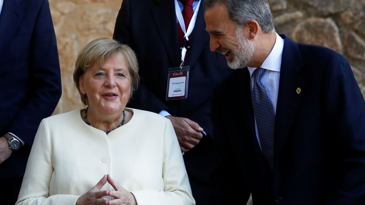 Felipe VI ensalza ante Merkel el proyecto europeo y la política "alejada de los extremos"