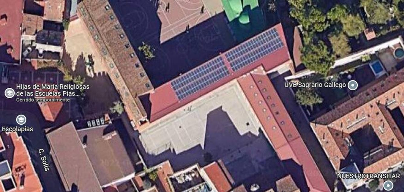 Placas solares en el Colegio Escolapias-Calasanz de Alcalá de Henares (Google Maps)