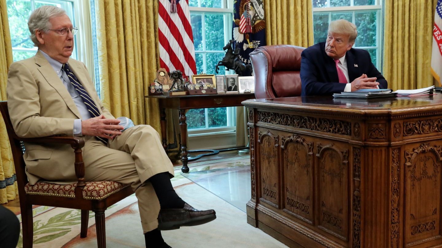 Mitch McConnell y Donald Trump, en la Casa Blanca. (Reuters)