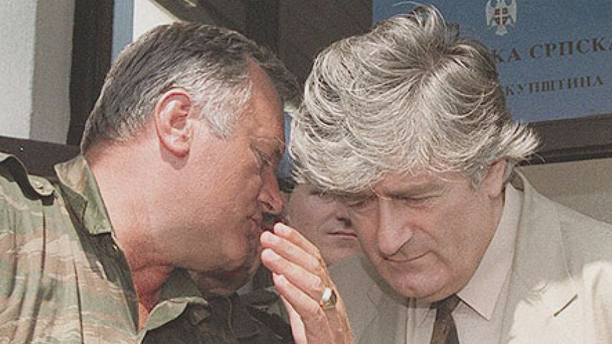 Un juez serbio interrumpe el interrogatorio a Mladic por su precaria salud