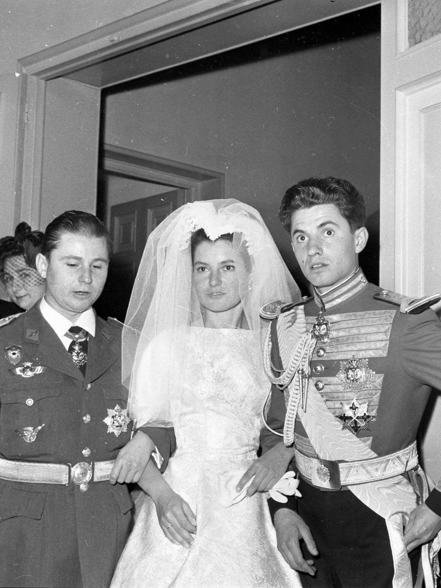 La boda entre Teresa de Borbón-Dos Sicilias y Borbón-Parma con Íñigo Moreno y de Arteaga en abril de 1961. (Europa Press)