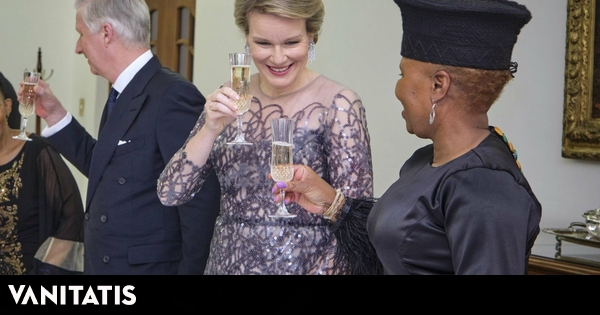 Matilde de Bélgica se queda sin tiara: al detalle su look de gala en una cena de Sudáfrica