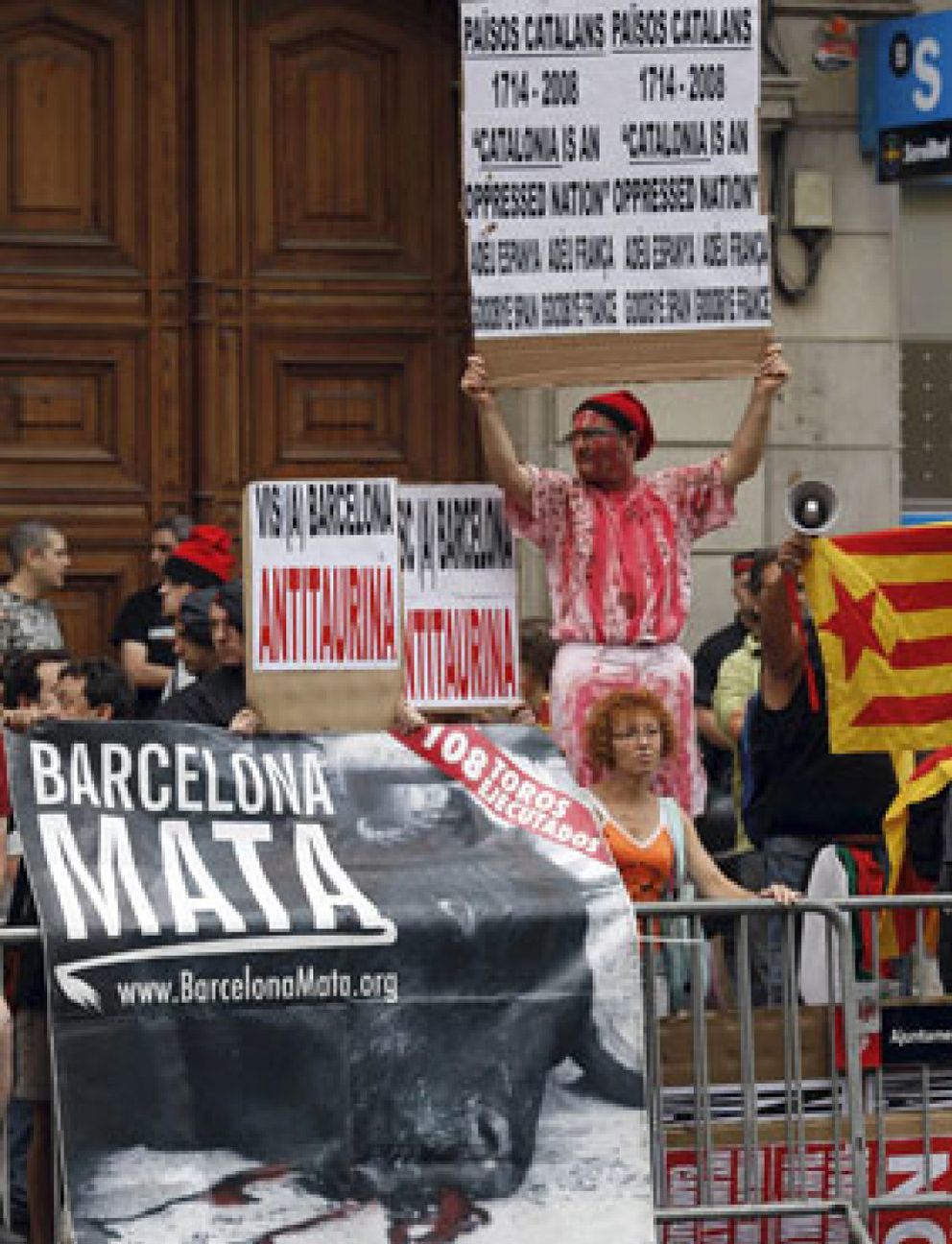 Foto: El Parlament catalán aprueba debatir la prohibición de las corridas de toros en Cataluña
