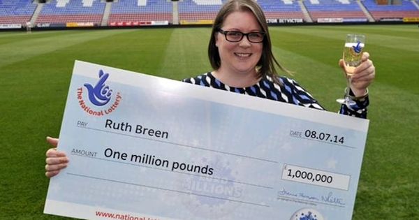 Foto: Ruth Breen, el día que recibió su premio de un millón de libras en 2014 (Foto: National Lottery)
