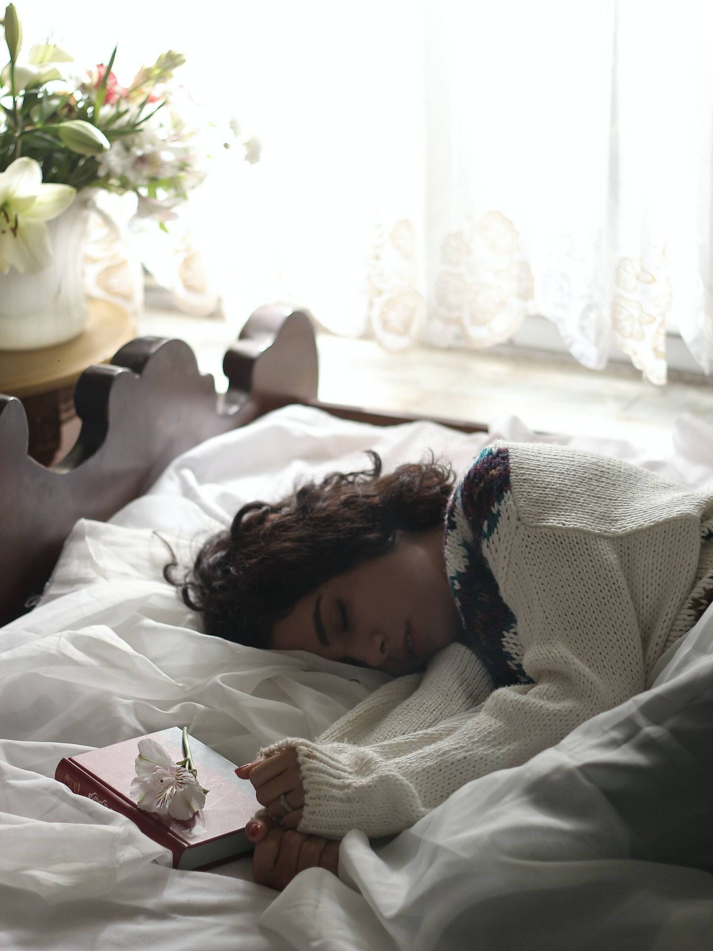 Trucos para dormir las horas que debes cuando tienes ansiedad. (Unsplash/Zohre Nemati)