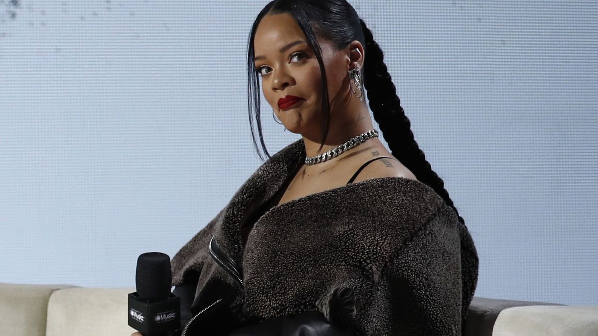 Super Bowl 2023: Rihanna regresa a los escenarios y Twitter se llena de memes
