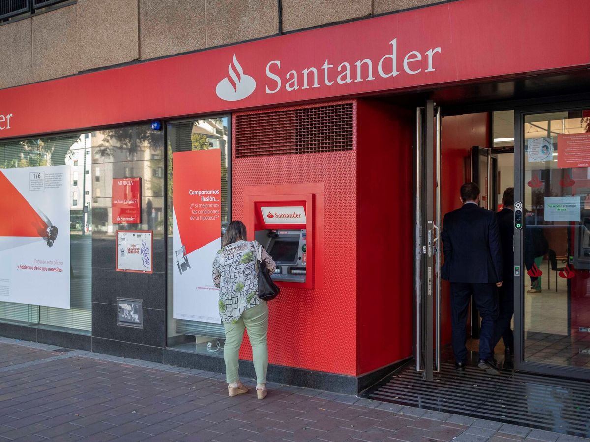 Foto: Sucursal de Banco Santander. (EFE/Marcial Guillén)