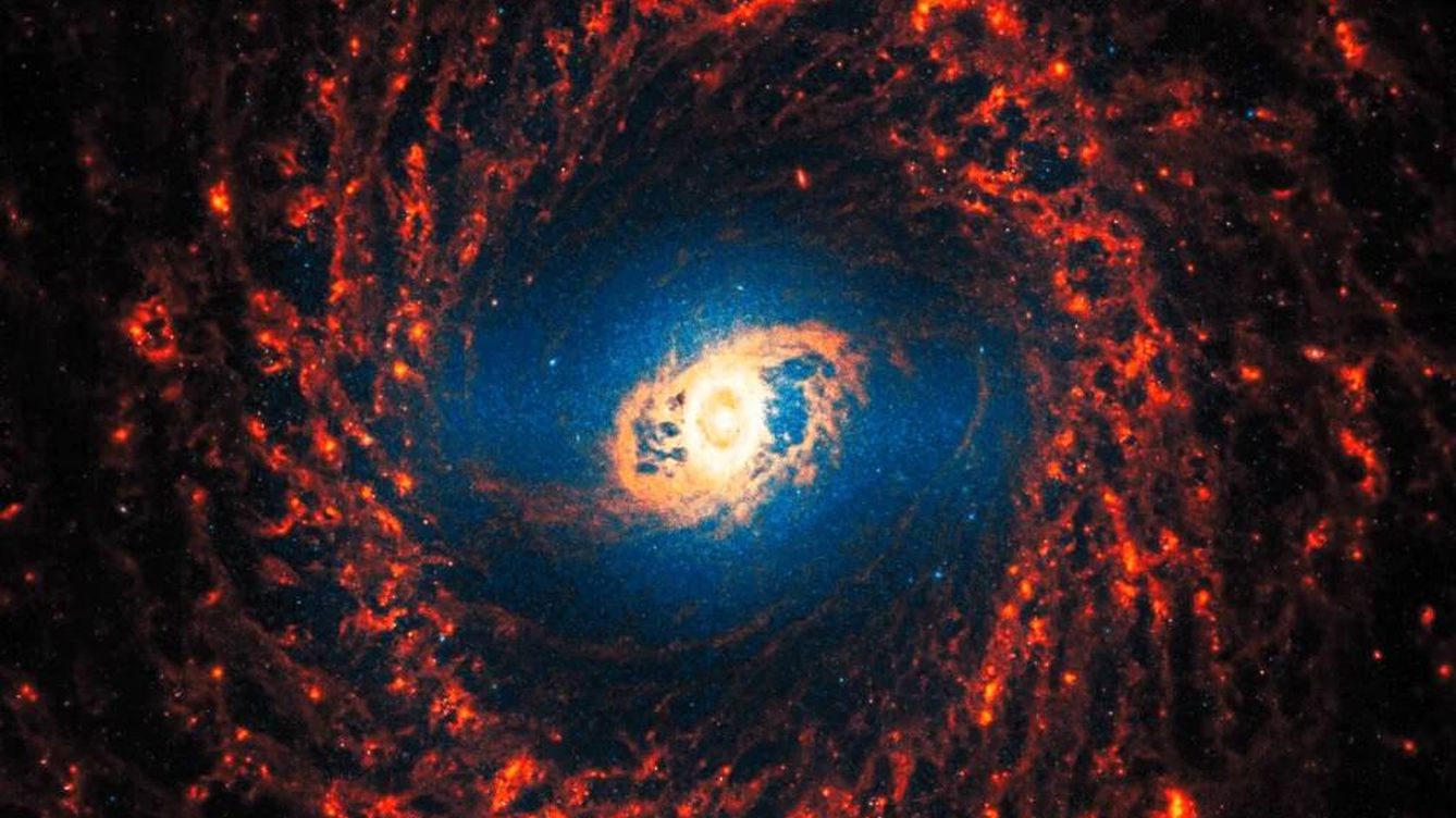 Foto: Una de las 19 galaxias capturadas por el telescopio espacial James Webb. (NASA - ESA)