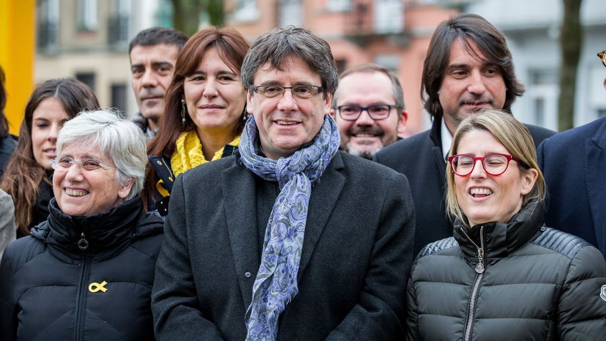 Puigdemont mantendrá su candidatura hasta el final para imponer un 'president' de JxCAT