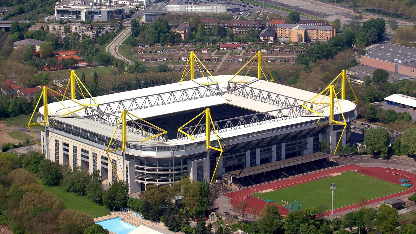 Foto: Vista aérea del Signal Iduna Park de Dortmund (EFE).