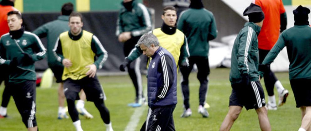 Foto: Mourinho: "Os quejáis porque hablo de vosotros, pero jugando así no ganáis a nadie"