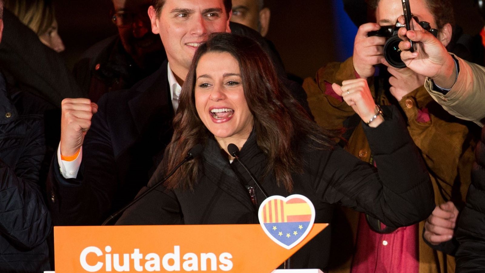 Foto: Inés Arrimadas celebra su victoria en las elecciones catalanas. (EFE)