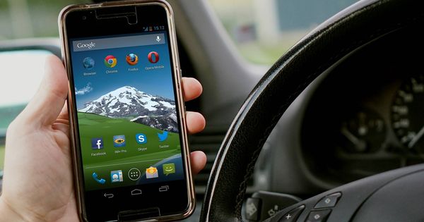 Foto: Tu coche y tu móvil se alían para ofrecerte las mejores experiencias (Pixabay)