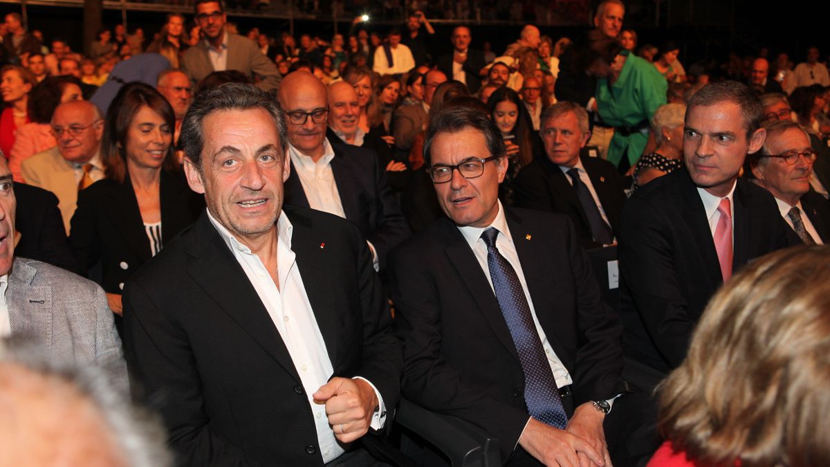 Sarkozy y Bruni la lían en un hotel de BCN y se van de cena con Artur Mas y esposa