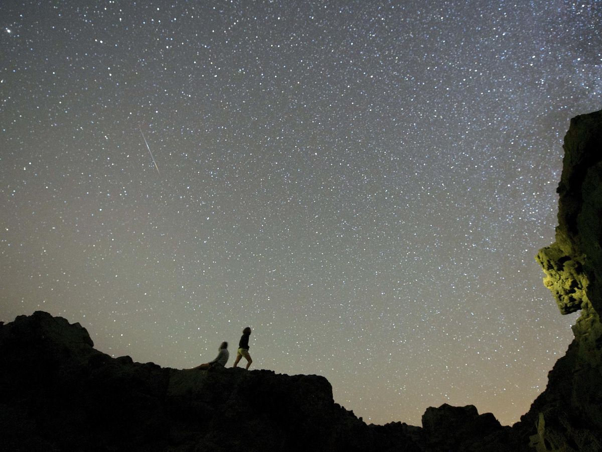 Foto: El polvo estelar de las delta acuáridas abandonó el núcleo del cometa hace 20.000 años (EFE/Carlos de Saa)