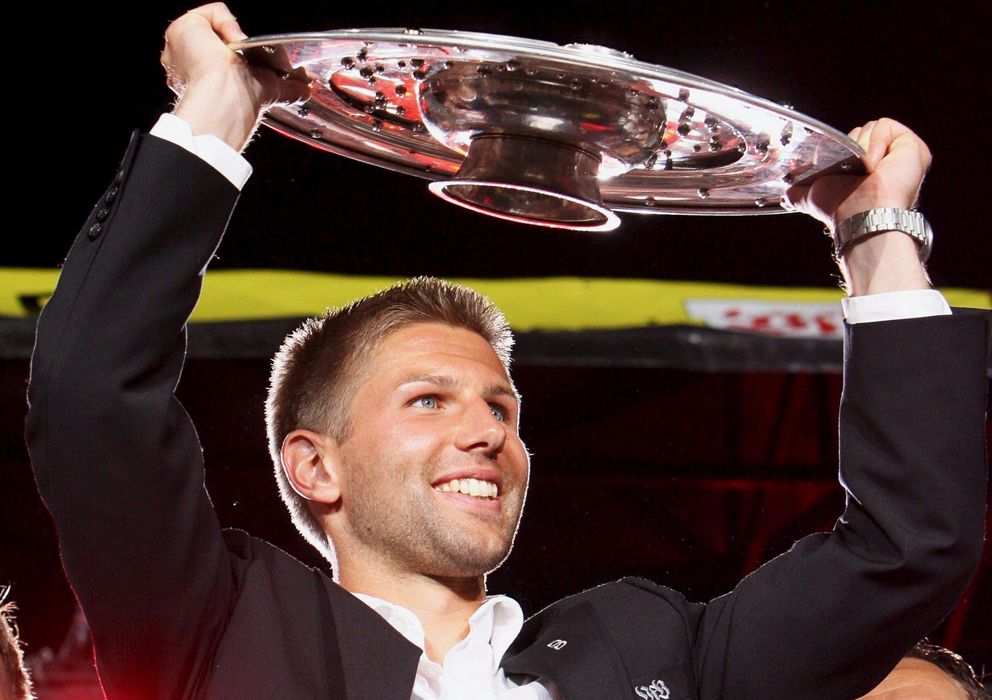 Foto: Hitzlsperger, con el título de la Bundesliga.