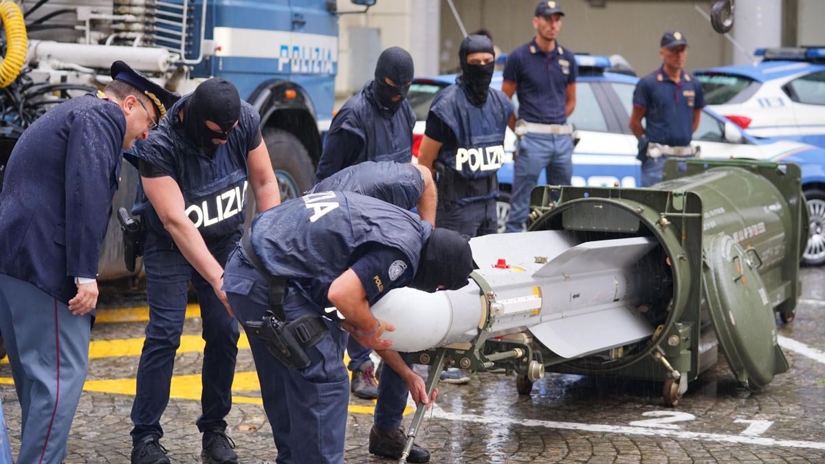 La policía italiana halla un misil aire-aire en redadas a grupos neonazis