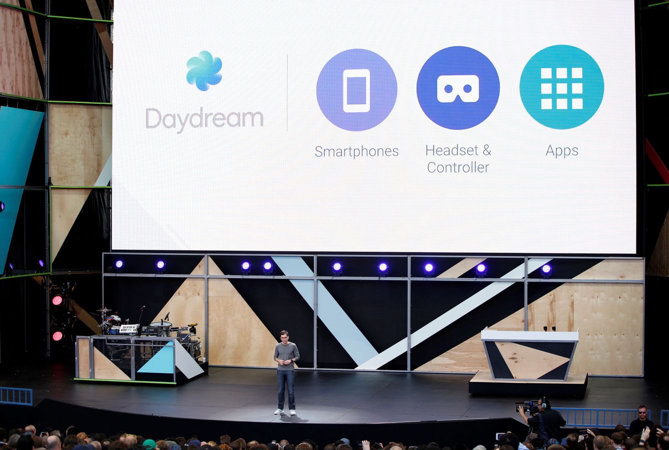 Clay Bavor, vice president of virtual reality at Google, introduces Daydream during the Google I O 2016 developers conference in Mountain View, California May 18, 2016. REUTERS Stephen Lam