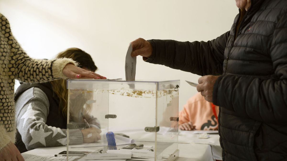 ¿Cuándo avisan si eres mesa electoral en las Elecciones Galicia 2024? Esta es la fecha del sorteo