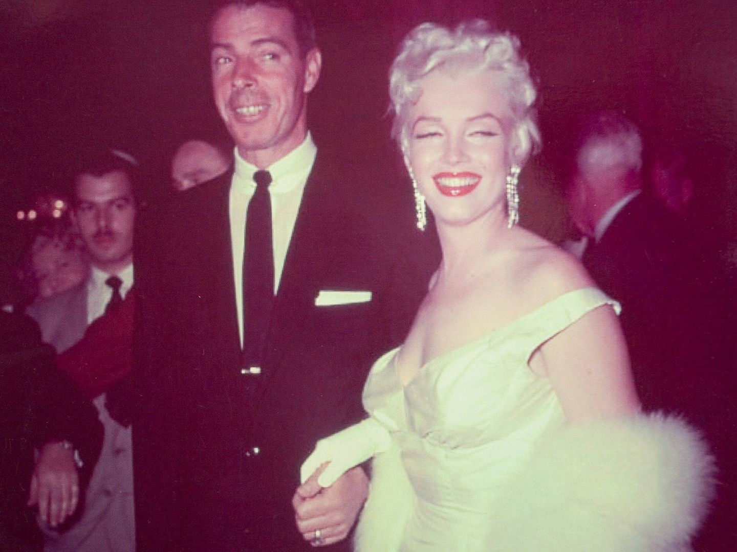 Marilyn junto a Joe DiMaggio, su marido en aquella época. (EFE)