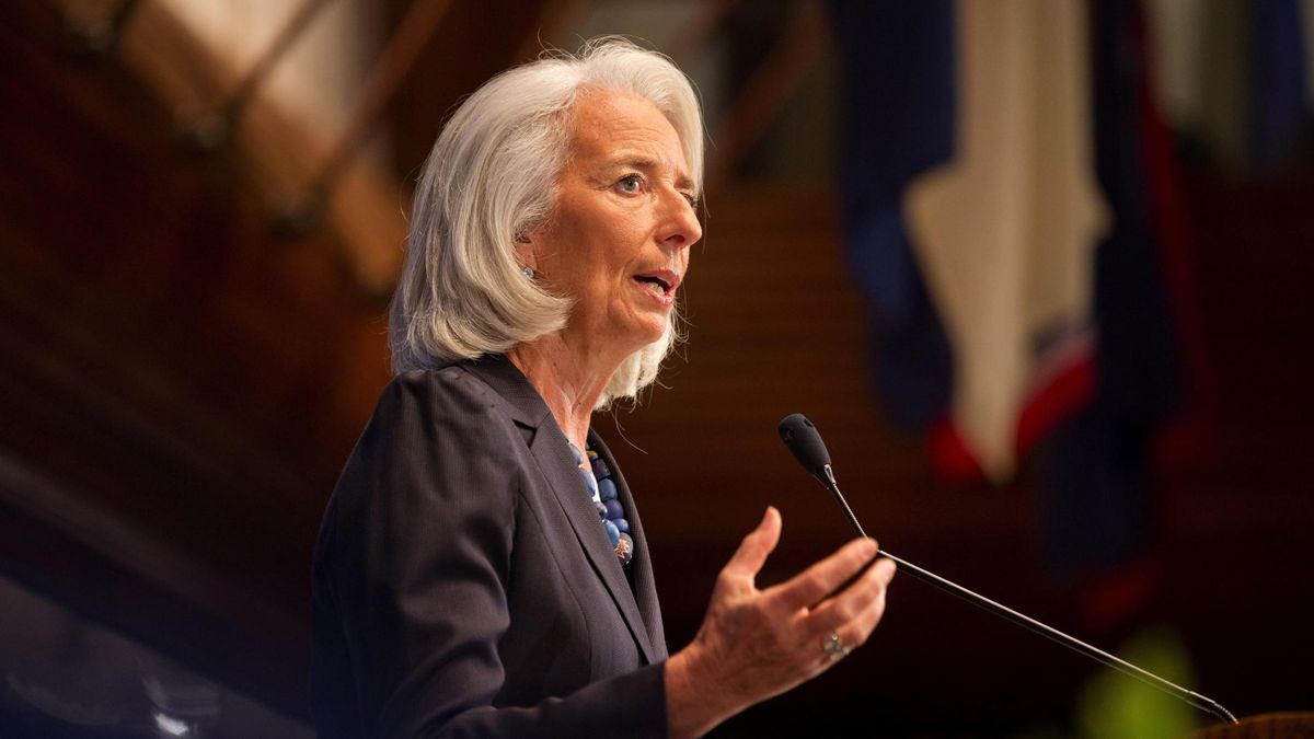 El FMI 'patenta' el rescate de la banca pero rechaza el paracaídas de las preferentes