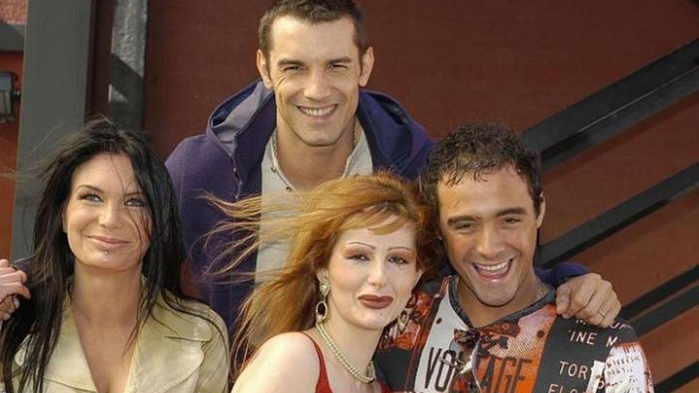 Dinio, en 'Hotel Glam' junto a Jesús Vázquez, Tamara y Yola Berrocal. (Telecinco)