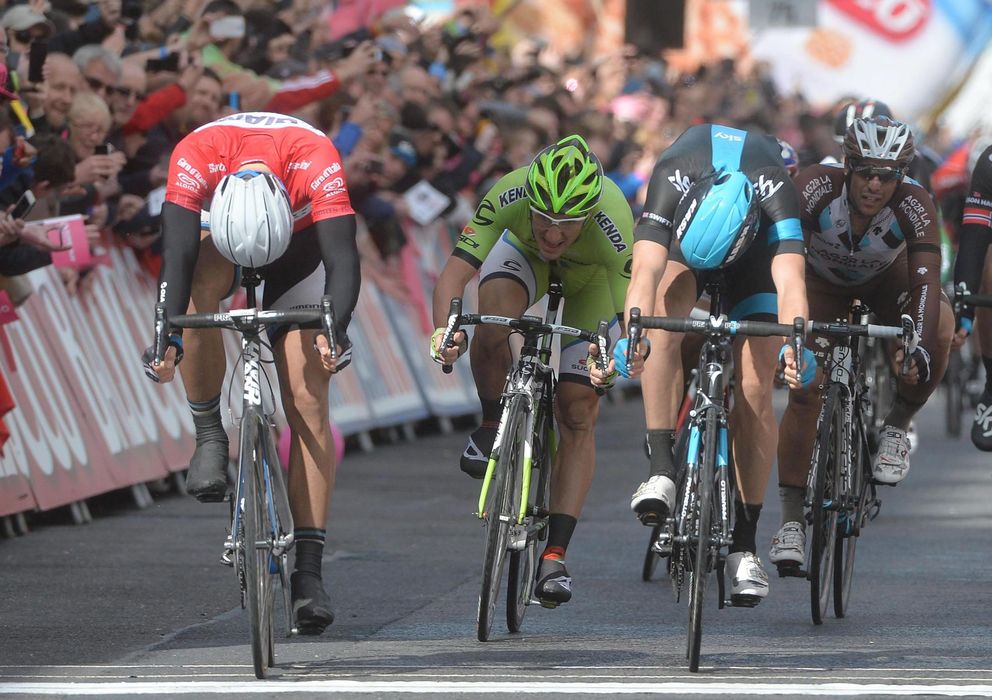 Foto: Imagen de una de las etapa del Giro (EFE)