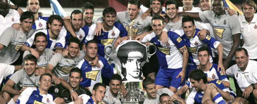 Foto: El Espanyol gana el trofeo Carranza en los penaltis