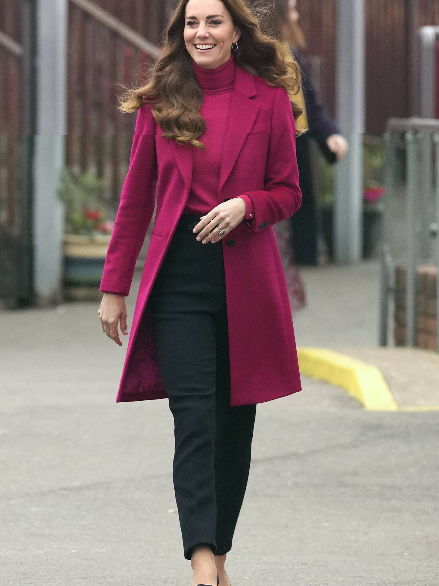 Kate Middleton, muy elegante al llegar al colegio. (Gtres)