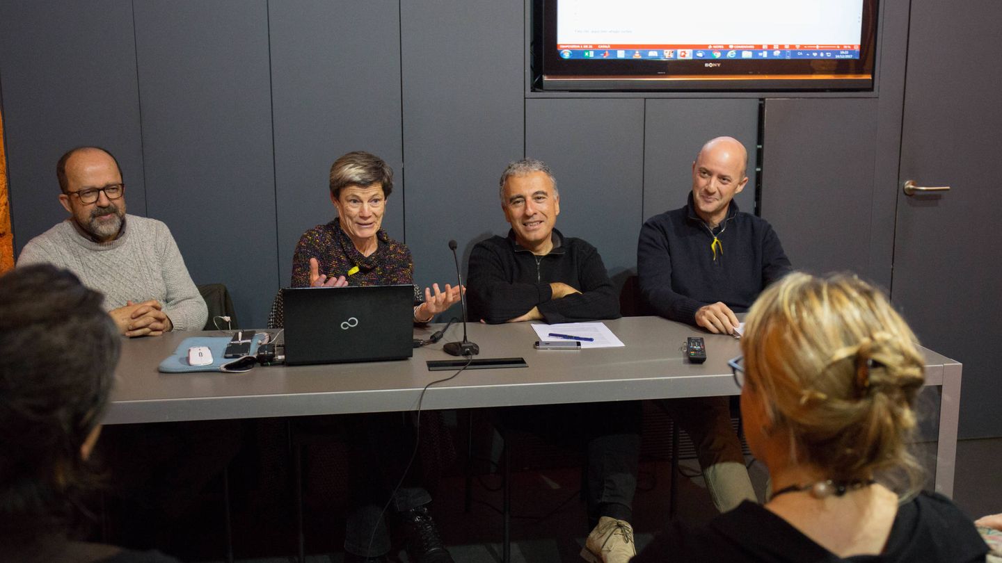Los cuatro ponentes de la charla de Científicos por la República en Barcelona. (D.B.)