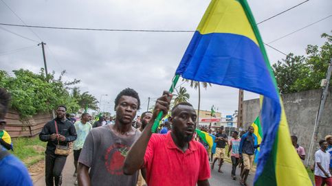 Gabón se suma al castillo de naipes de golpes militares en África, pero este es diferente