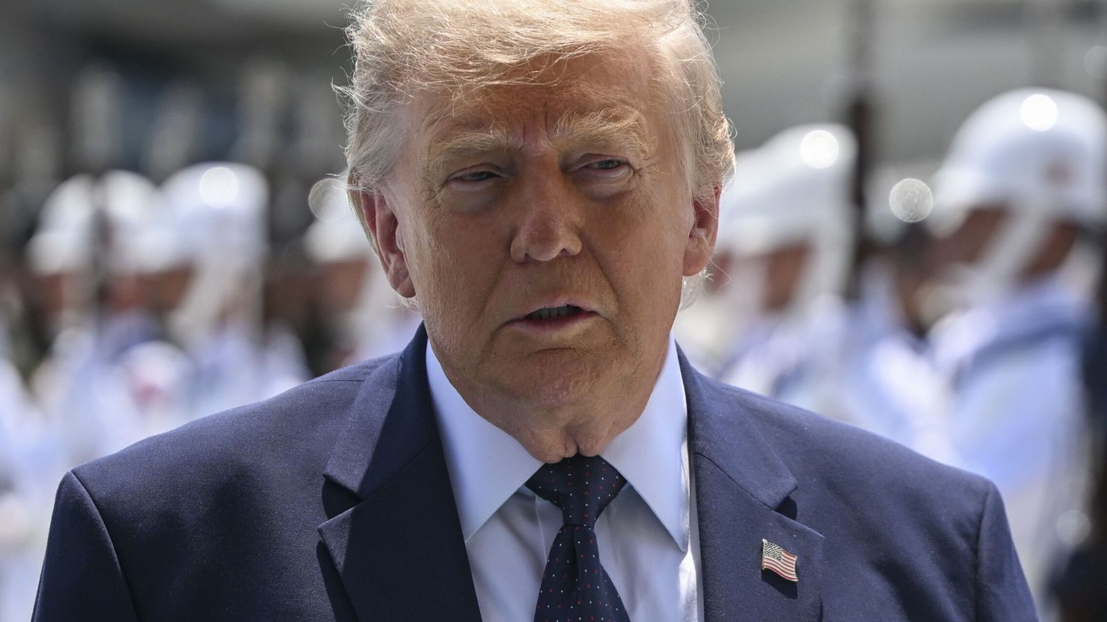 Trump repite que Groenlandia debería estar controlada por EEUU y no por Dinamarca